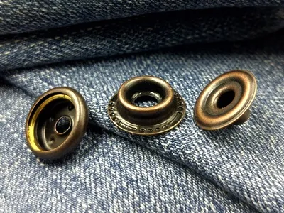 Press snap buttons