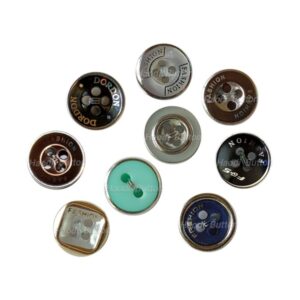 Electroplated polyester button